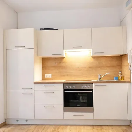 דירה Billige Bescheidene Kleinwohnung In *